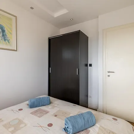 Apartman Seeker In Center